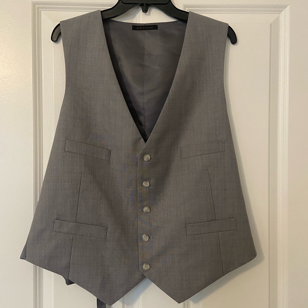 Men’s Kenneth Cole New York grey suit vest.
